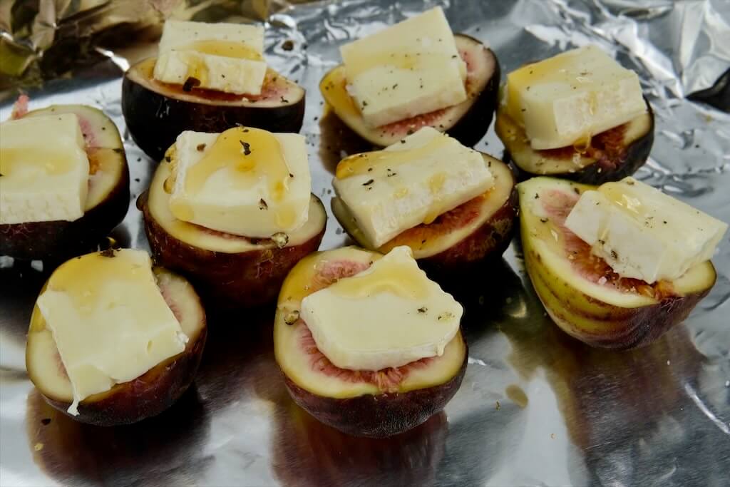 fresh fig salad with sorrel