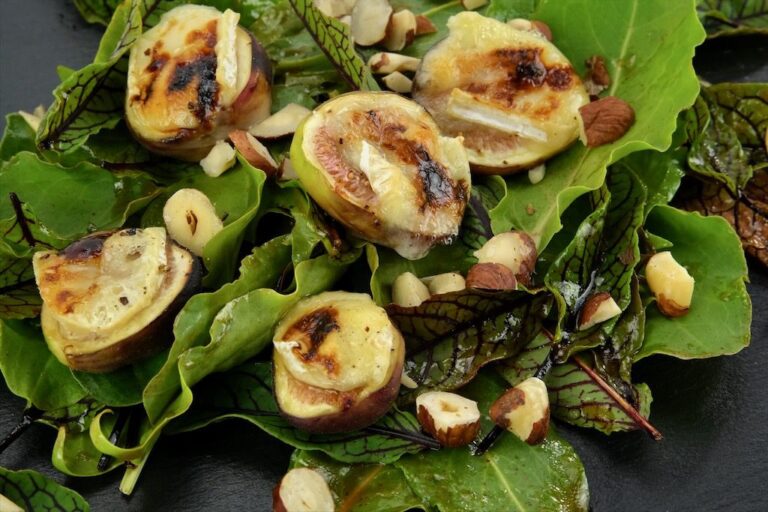 fresh fig salad with sorrel