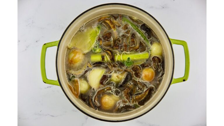 Simple, Flavorful, Umami Vegetable Stock