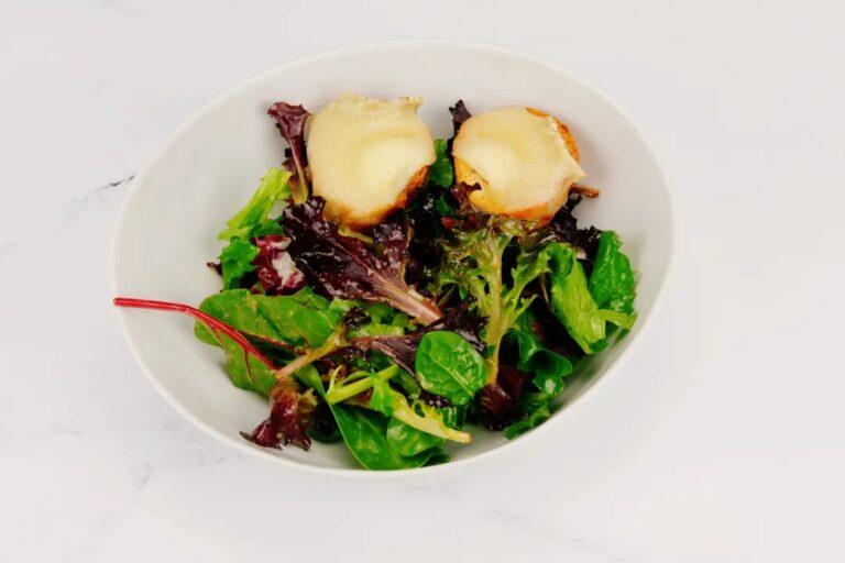 beautifully plated French Green Salad with Bûcheron Toasts