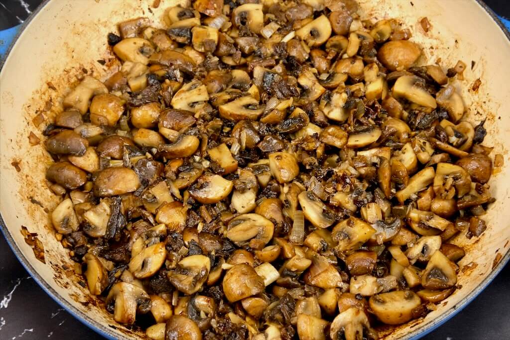sauteed mushrooms with balsamic vinegar for the balsamic sauce