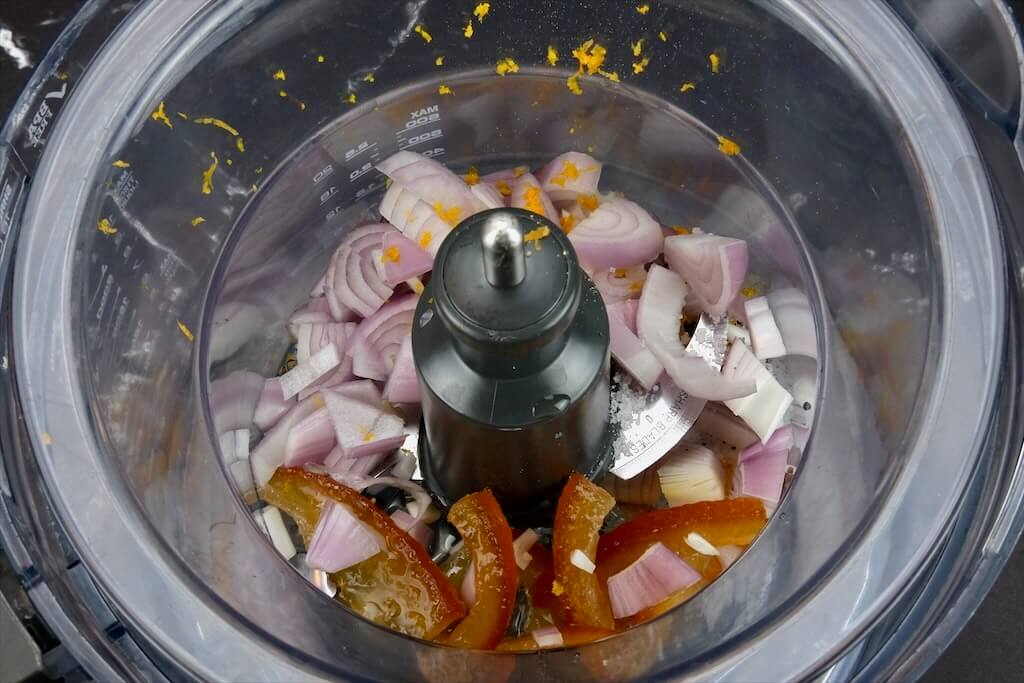 ingredients for the rub in a blender