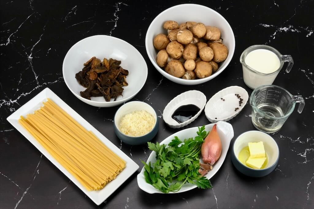 ingredients for pasta with mushrooms