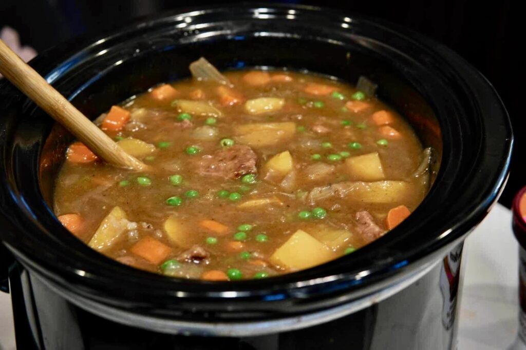 thinken Beef and Red Wine Slow Cooker Stew with cornstarch and milk