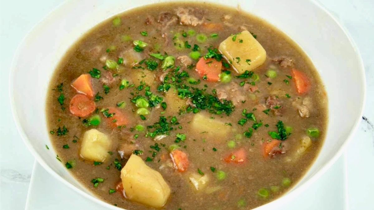 beef and red wine slow cooker stew