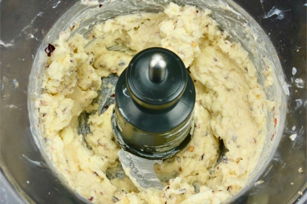 blended roasted shallot and garlic with softened butter, mayonnaise, crushed red pepper and brown sugar for the shallot-garlic cheese bread
