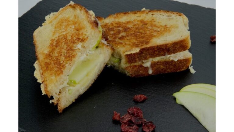 Apple grilled cheese