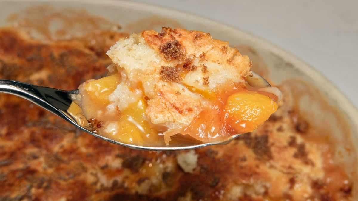juicy summer peach cobbler