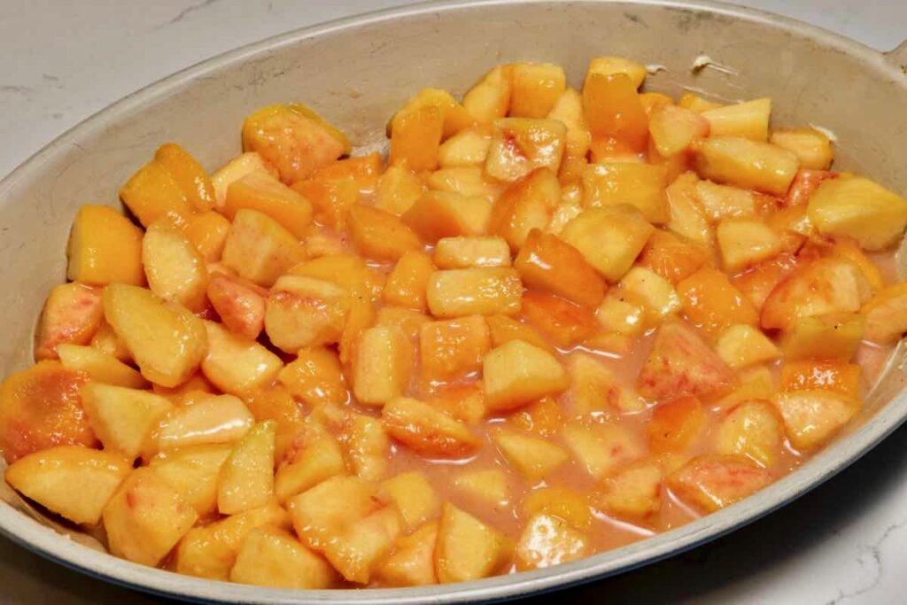 summer peach cobbler filling