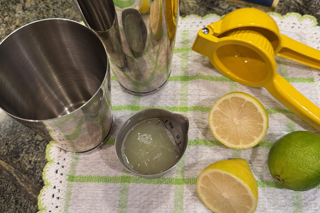 honey syrup for the apple and honey cocktail for Rosh Hashanah