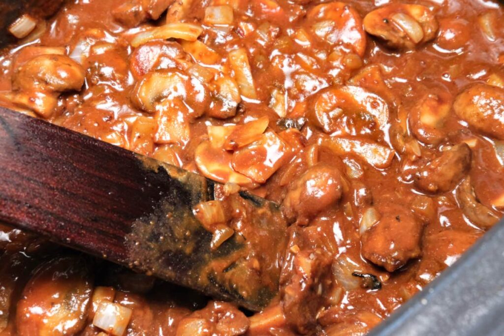 easy slow cooker beef stroganoff