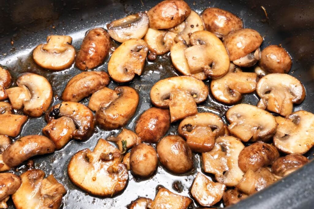 sauteed mushrooms for easy slow cooker beef stroganoff