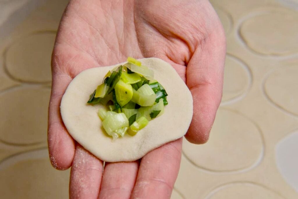 ashak leek dumplings