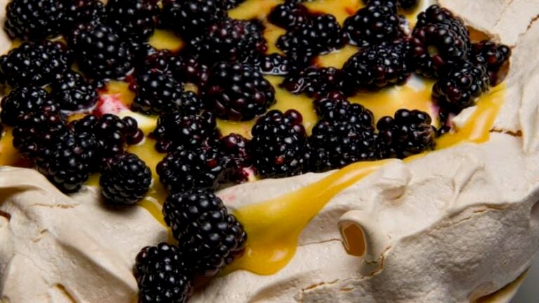 passionfruit blackberry pavlova